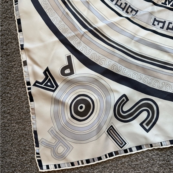 Hermes Black and White Circular Pattern Scarf - Picture 9 of 12
